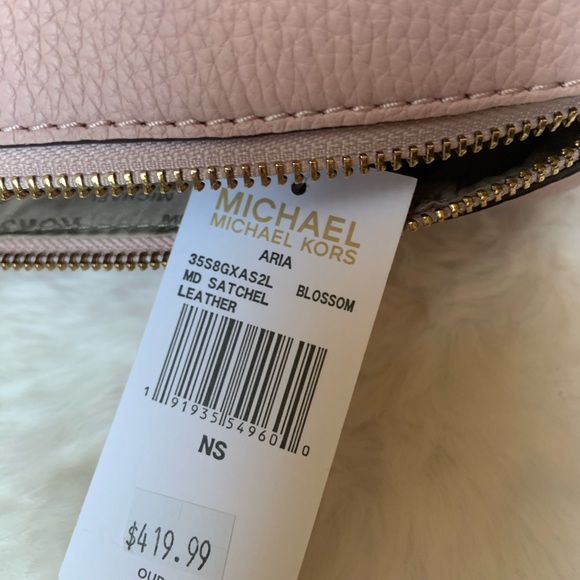 MK satchel - Picture 8 of 8